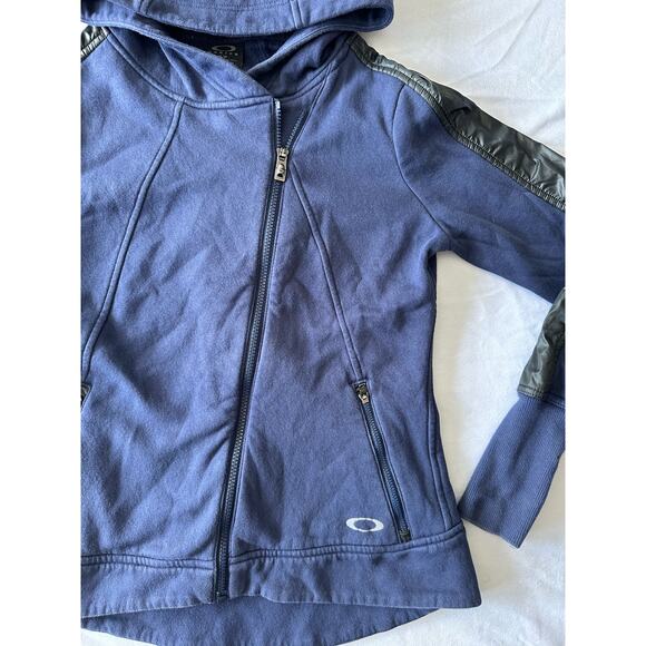 Vintage Woman's Oakley Asymmetrical Full Zip Navy Blue Hoodie Size Small - Picture 4 of 8